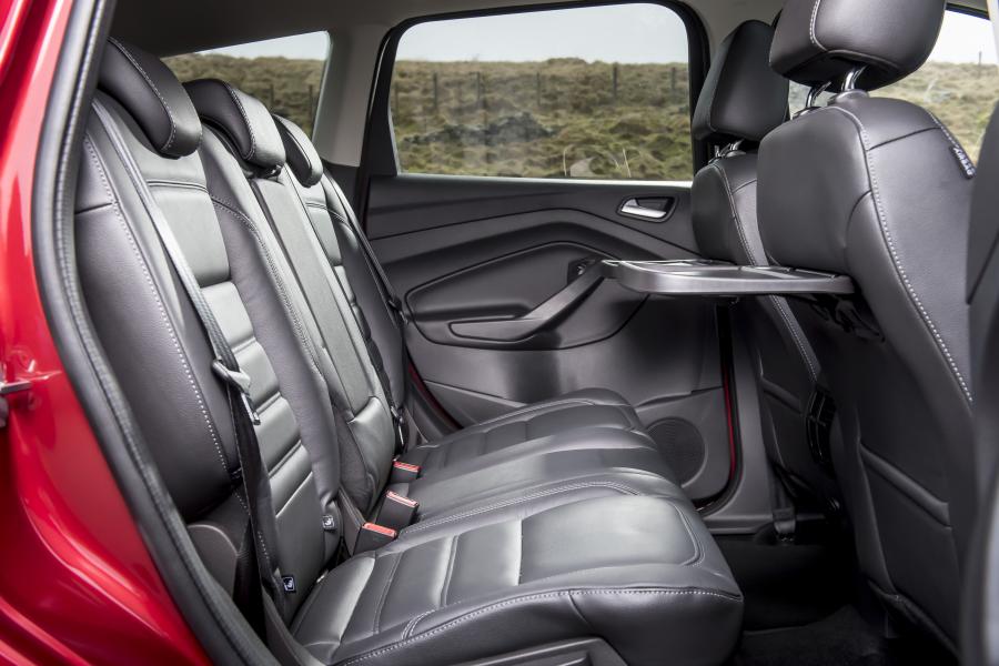 Интерьер Ford Kuga 2017 года  (UK) (фото 52 из 60)